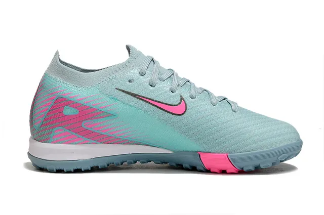 Nike Chaussures de football sur pelouse avec upper en knit bleu rose, col de chaussette à coupe basse 5