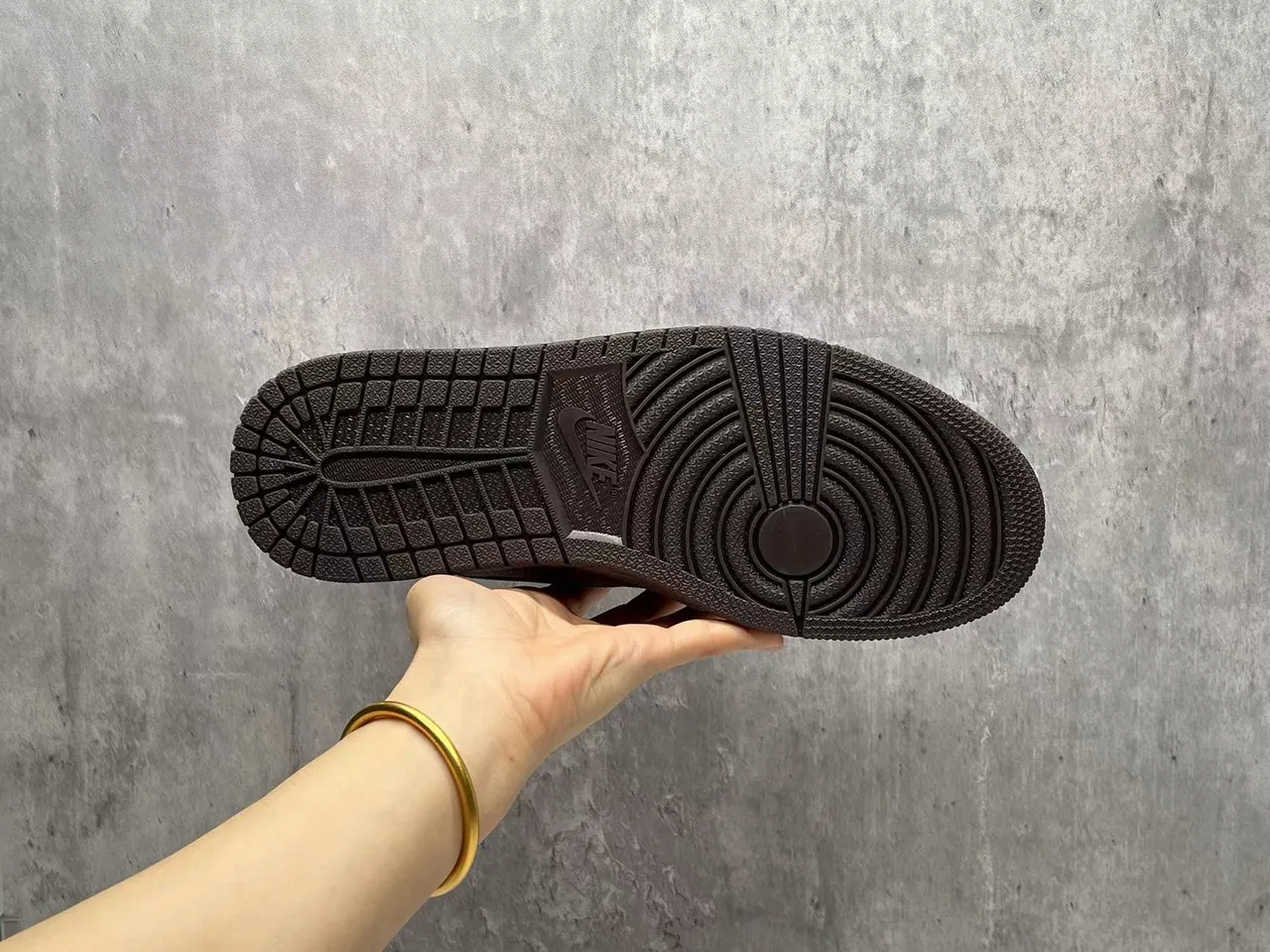 Nike Brown Black Suede Upper Oversized Swoosh Lifestyle Sneakers 5