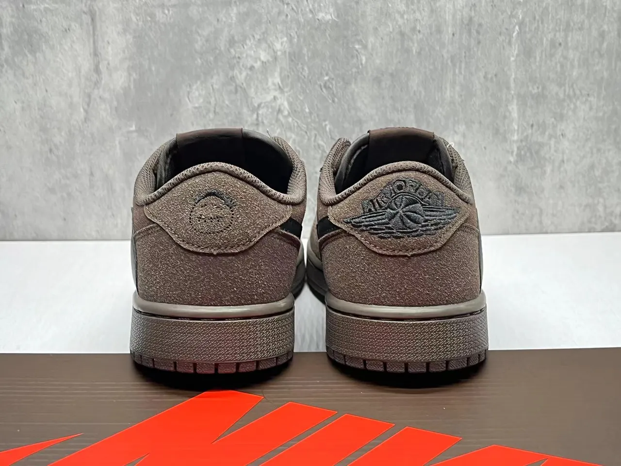 Nike Brown Black Suede Upper Oversized Swoosh Lifestyle Sneakers 6