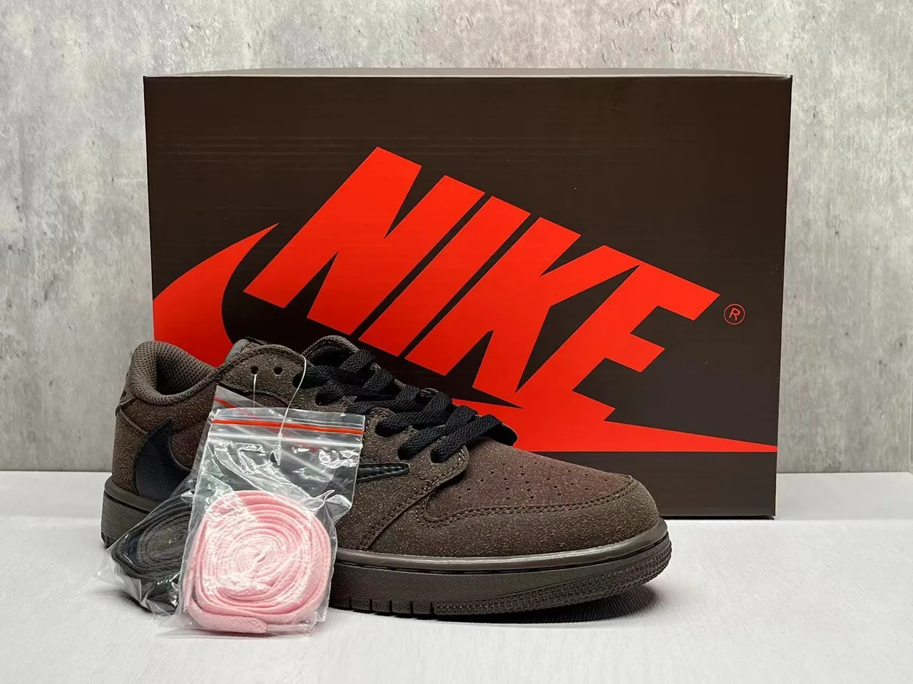 Nike Brown Black Suede Upper Oversized Swoosh Lifestyle Sneakers 7