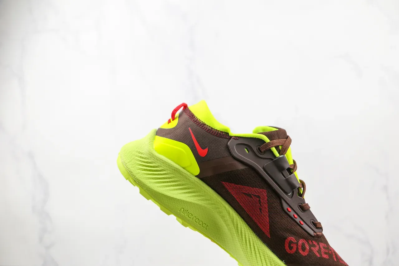 Nike Trail Silhouette GORE-TEX Chaussures de Running Imperméables Marron Jaune 5