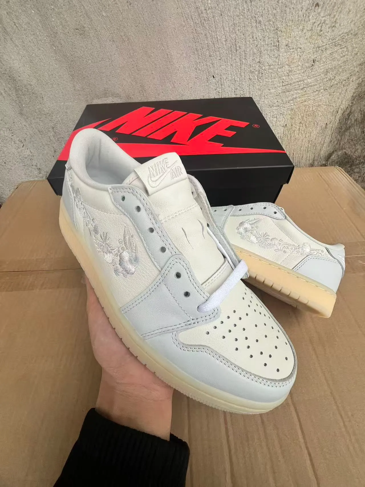 Nike Dunk Low Beige White Embroidered Floral Motif Leather Upper Lifestyle Sneakers 2