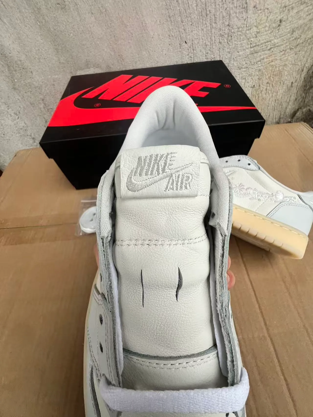 Nike Dunk Low Beige White Embroidered Floral Motif Leather Upper Lifestyle Sneakers 4