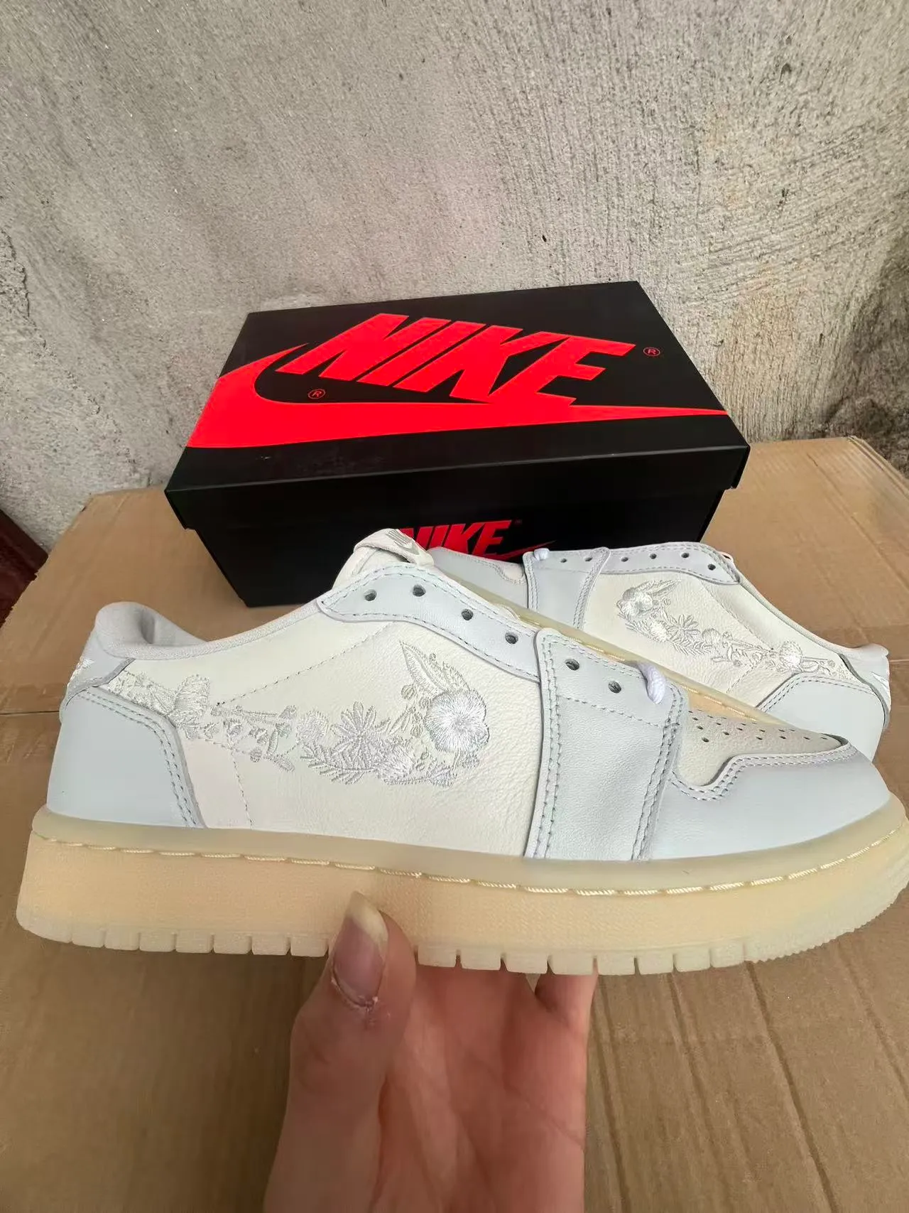 Nike Dunk Low Beige White Embroidered Floral Motif Leather Upper Lifestyle Sneakers 7