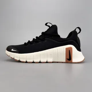 Nike Free RN Tênis Lifestyle Preto Branco com Upper em Knit e Solado com Flex-Groove