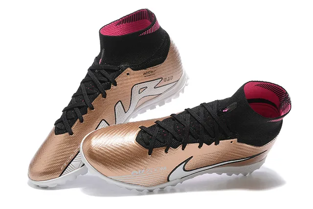Nike Chaussures de football turf couleur Or Noir avec Col de type chaussette, Tige en tricot métallique 2