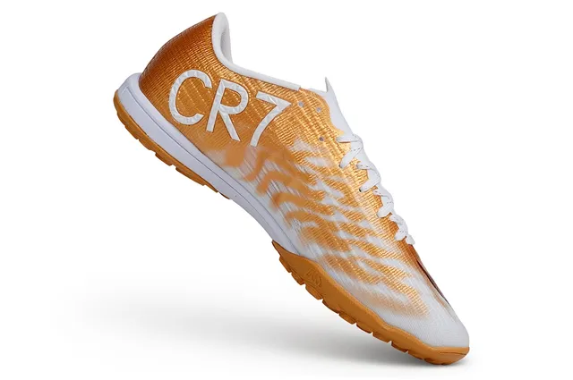Nike Chaussures de soccer indoor avec upper texturisé en tissu synthétique tissé en gradient métallique blanc doré 2