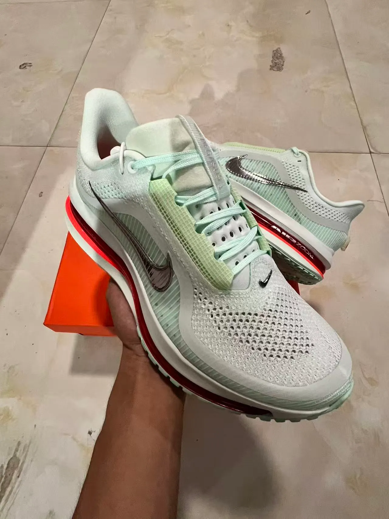 Nike Green Red Visible Full-Length Air Zoom Unit Engineered Mesh Upper Running Shoes 2