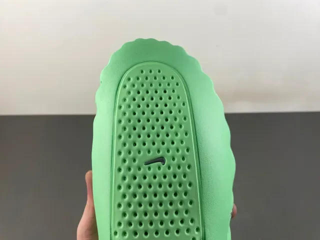 Nike Green Silver Molded Monochrome Perforated Upper Slippers 5