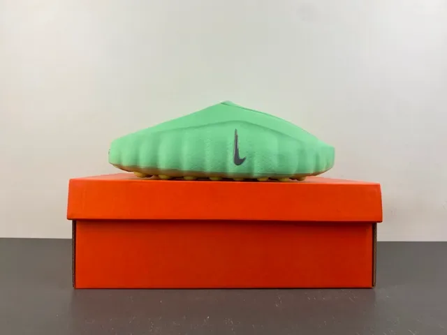 Nike Green Silver Molded Monochrome Perforated Upper Slippers 13