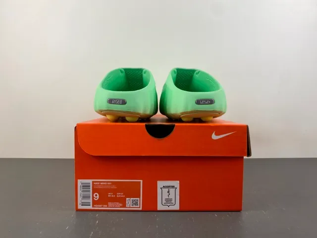 Nike Green Silver Molded Monochrome Perforated Upper Slippers 15