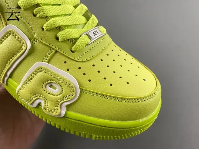 Sneakers lifestyle Nike vert blanc low-top oversized logo AIR cousu 2