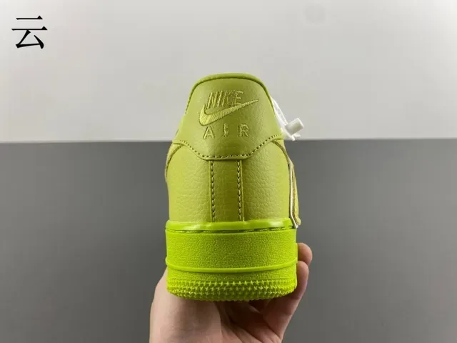 Sneakers lifestyle Nike vert blanc low-top oversized logo AIR cousu 4