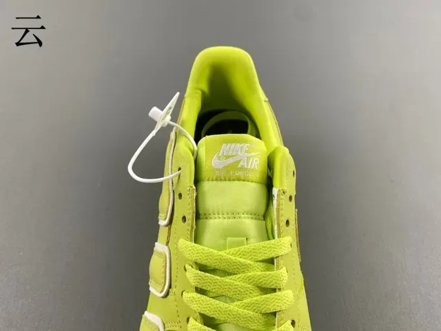 Sneakers lifestyle Nike vert blanc low-top oversized logo AIR cousu 5
