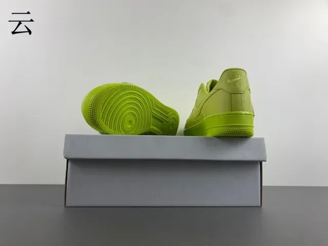 Sneakers lifestyle Nike vert blanc low-top oversized logo AIR cousu 15