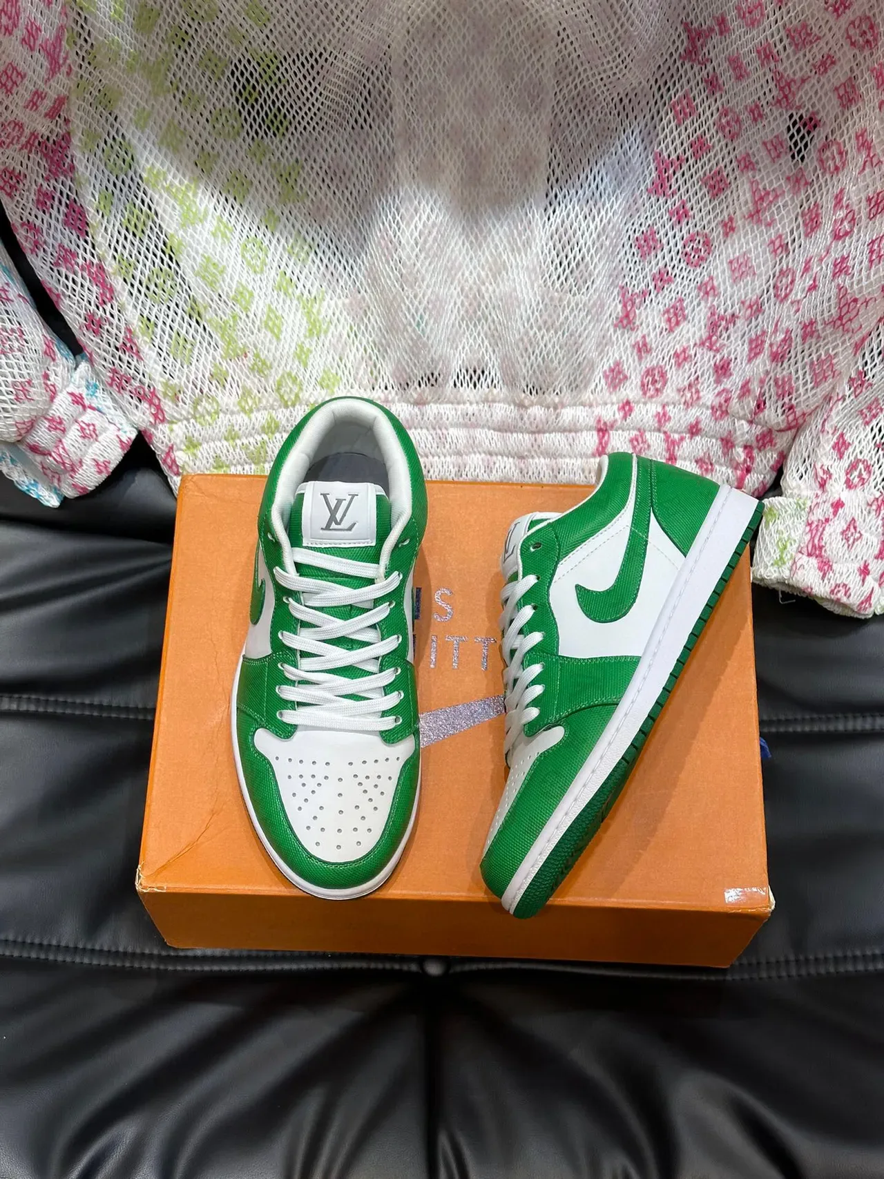Nike Green White Low-Top Perforated Toe Lifestyle Sneakers 3