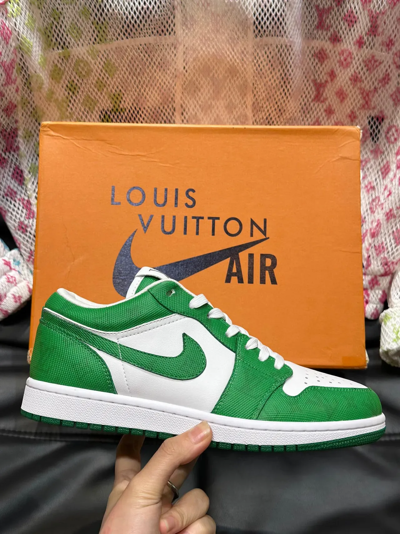 Nike Green White Low-Top Perforated Toe Lifestyle Sneakers 4