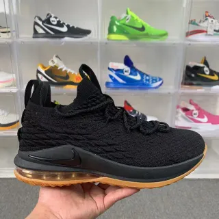 Nike LeBron 17 काली गम बास्केटबॉल जूते