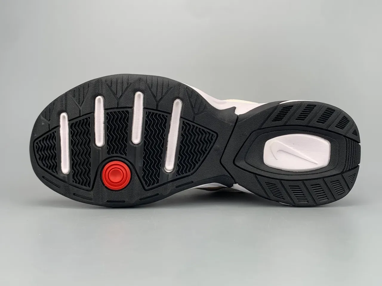 نایک M2K Tekno أوف وايت بيج ريد سنیكرز تشانكي 8