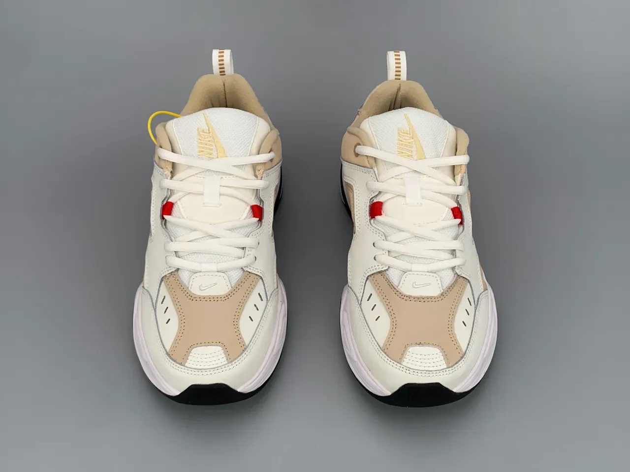 نایک M2K Tekno أوف وايت بيج ريد سنیكرز تشانكي 9