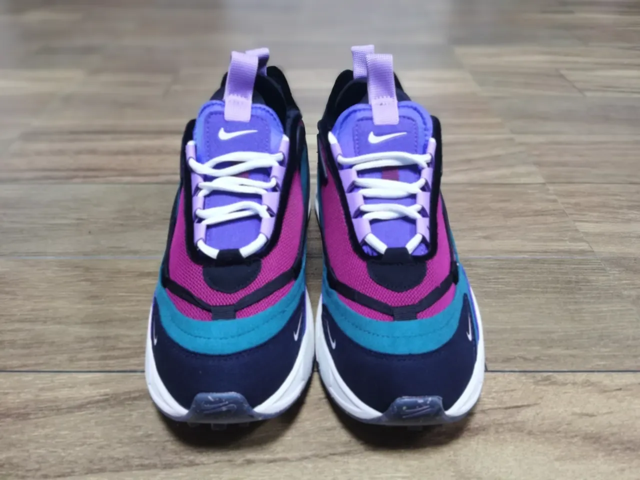 Nike Multicolor Layered Multi-Material Upper Visible Air Unit Lifestyle Sneakers 3