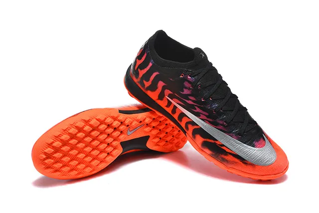 Nike কমলা কালো আগুনের প্রিন্ট উপরের অংশ ধাতুকী রূপালী Swoosh টার্ফ ফুটবল জুতা 7