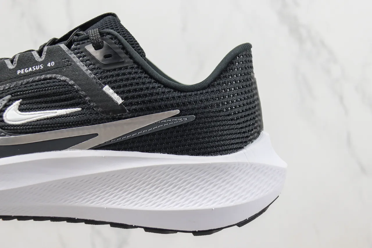 Nike Pegasus 40 Black White Running Shoes 7