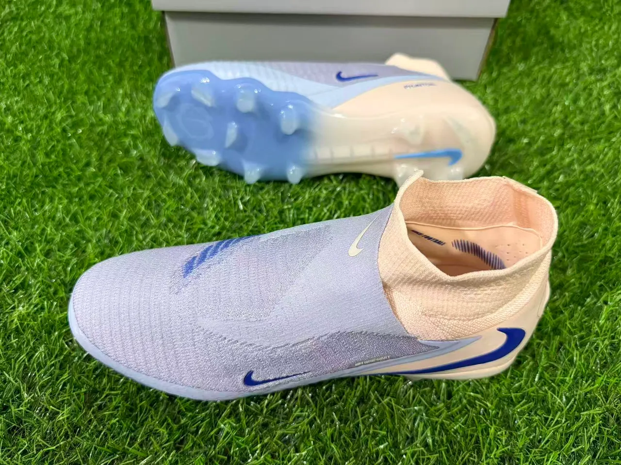 Nike Phantom GT Beige Blue Sock-Fit Collar Flyknit Upper Firm-Ground Soccer Shoes 3