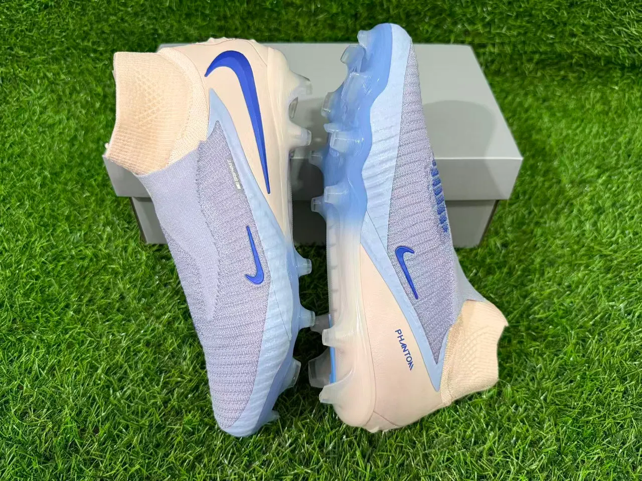 Nike Phantom GT Beige Blue Sock-Fit Collar Flyknit Upper Firm-Ground Soccer Shoes 4