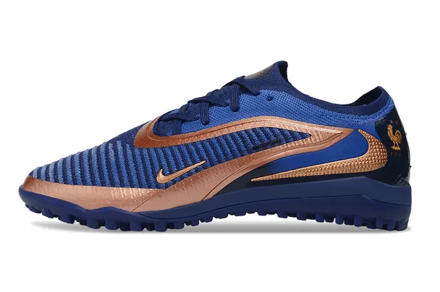 Nike Phantom GT Chaussures de football Turf avec upper en tricot bleu doré, overlays métalliques en cuivre 7