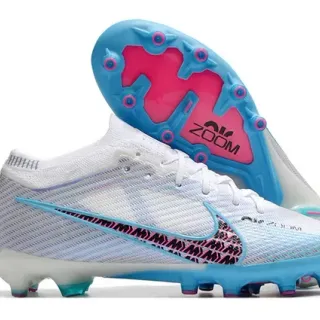 Nike Phantom GT أحذية كرة القدم بيضاء وزرقاء Knit Upper Patterned Swoosh Overlay Firm-Ground