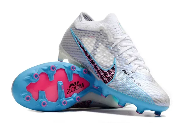 Nike Phantom GT أحذية كرة القدم بيضاء وزرقاء Knit Upper Patterned Swoosh Overlay Firm-Ground 3