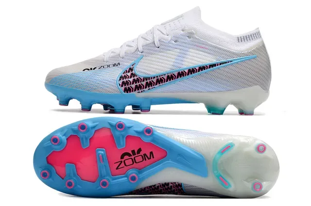 Nike Phantom GT أحذية كرة القدم بيضاء وزرقاء Knit Upper Patterned Swoosh Overlay Firm-Ground 5