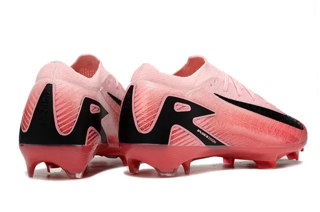 Nike Chaussures de football à empeigne knit rose noir asymétrique avec cage au talon pour terrain ferme 5
