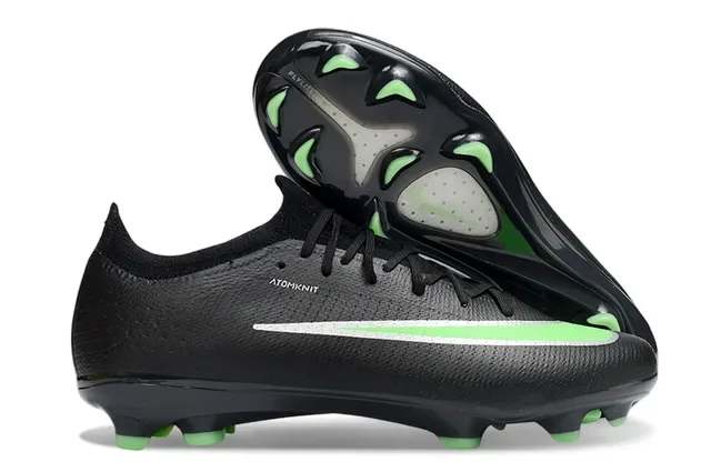 Nike Chaussures de football à empeigne en maille noir et rose, semelle iridescente holographique, pour terrain ferme 2