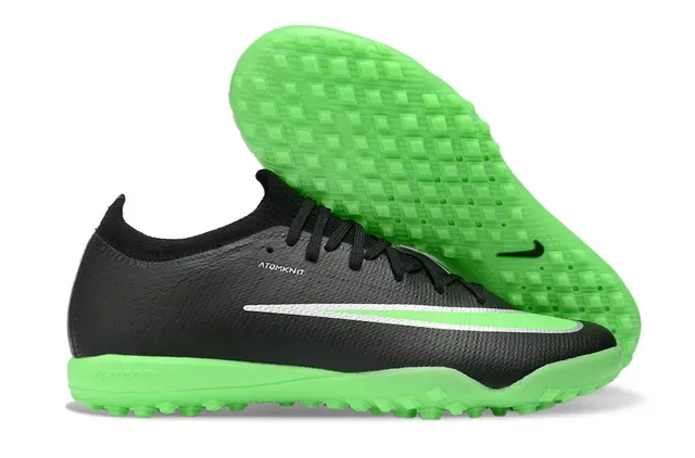Nike Chaussures de football à empeigne en maille noir et rose, semelle iridescente holographique, pour terrain ferme 3