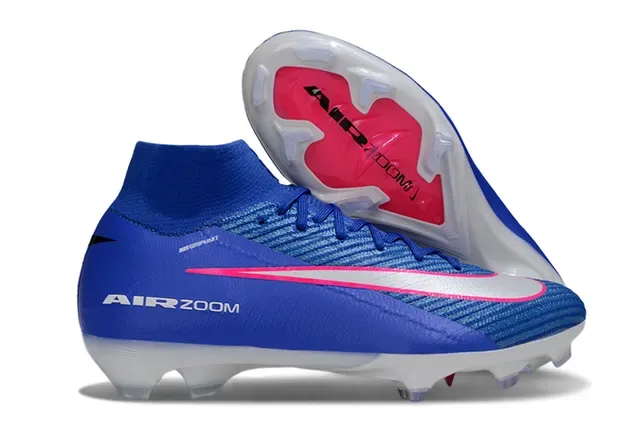 Nike Chaussures de football à empeigne en maille noir et rose, semelle iridescente holographique, pour terrain ferme 9