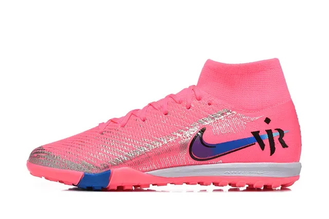 Nike Chaussures de football Turf rose et bleu avec upper Flyknit et col sock-fit 10