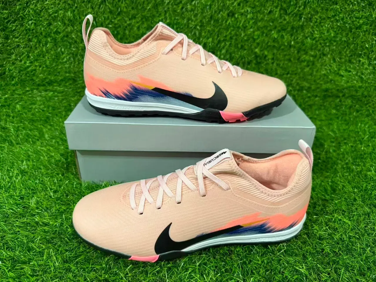 Nike Pink Multicolor Low-Top Synthetic Upper Sneakers 8