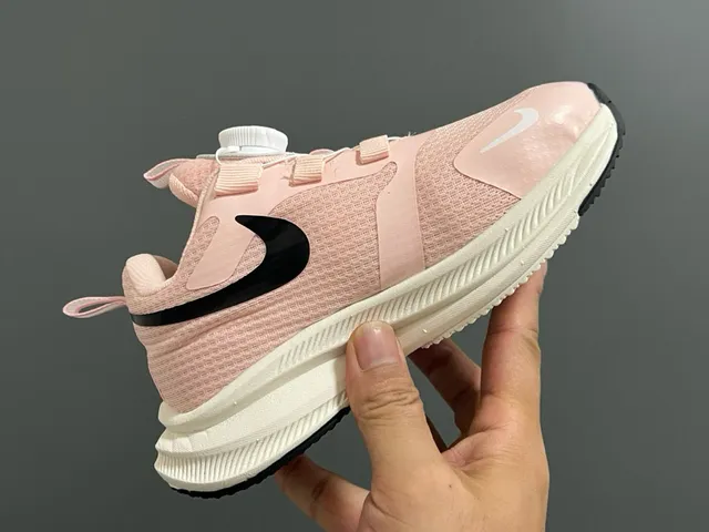 Nike Pink White Dial-Lacing System Engineered Mesh Upper Running Shoes 7