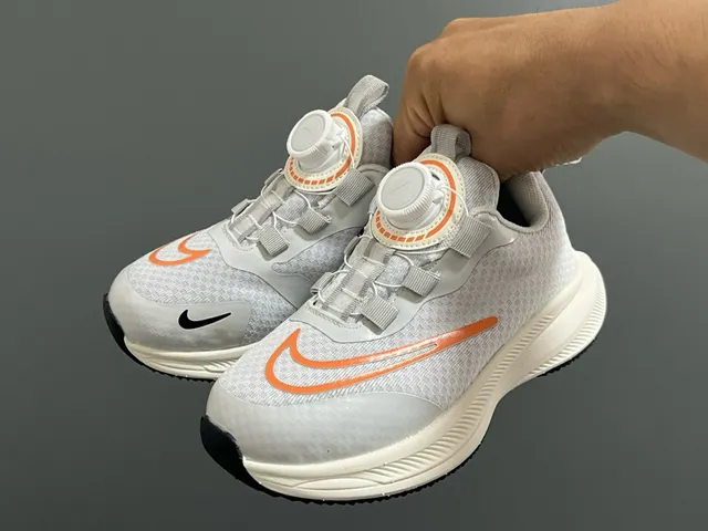 Nike Pink White Dial-Lacing System Engineered Mesh Upper Running Shoes 22