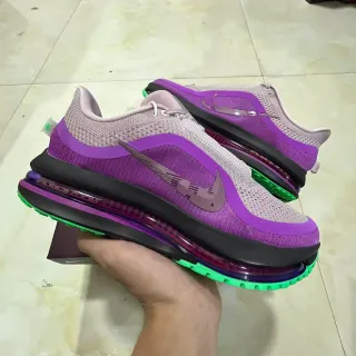 Nike Chaussures de course avec empeigne en knit engineered, couleur violet et vert, unité Air Zoom de pleine longueur