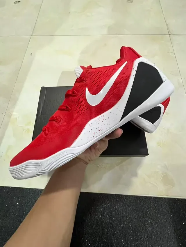 Nike Chaussures de Basketball avec Upper en Maille Rouge Noir et Semelle Médiane Blanche Mouchetée 5