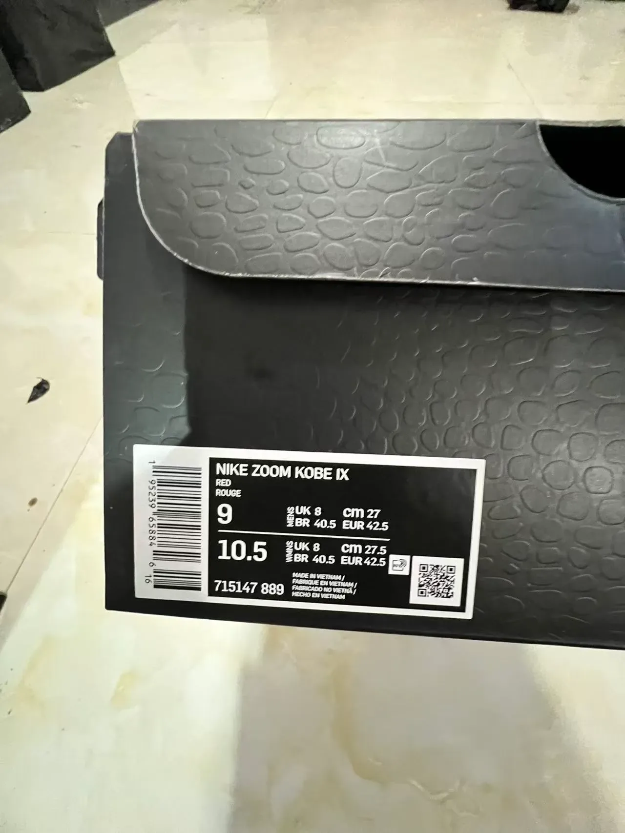 Nike Chaussures de Basketball avec Upper en Maille Rouge Noir et Semelle Médiane Blanche Mouchetée 10