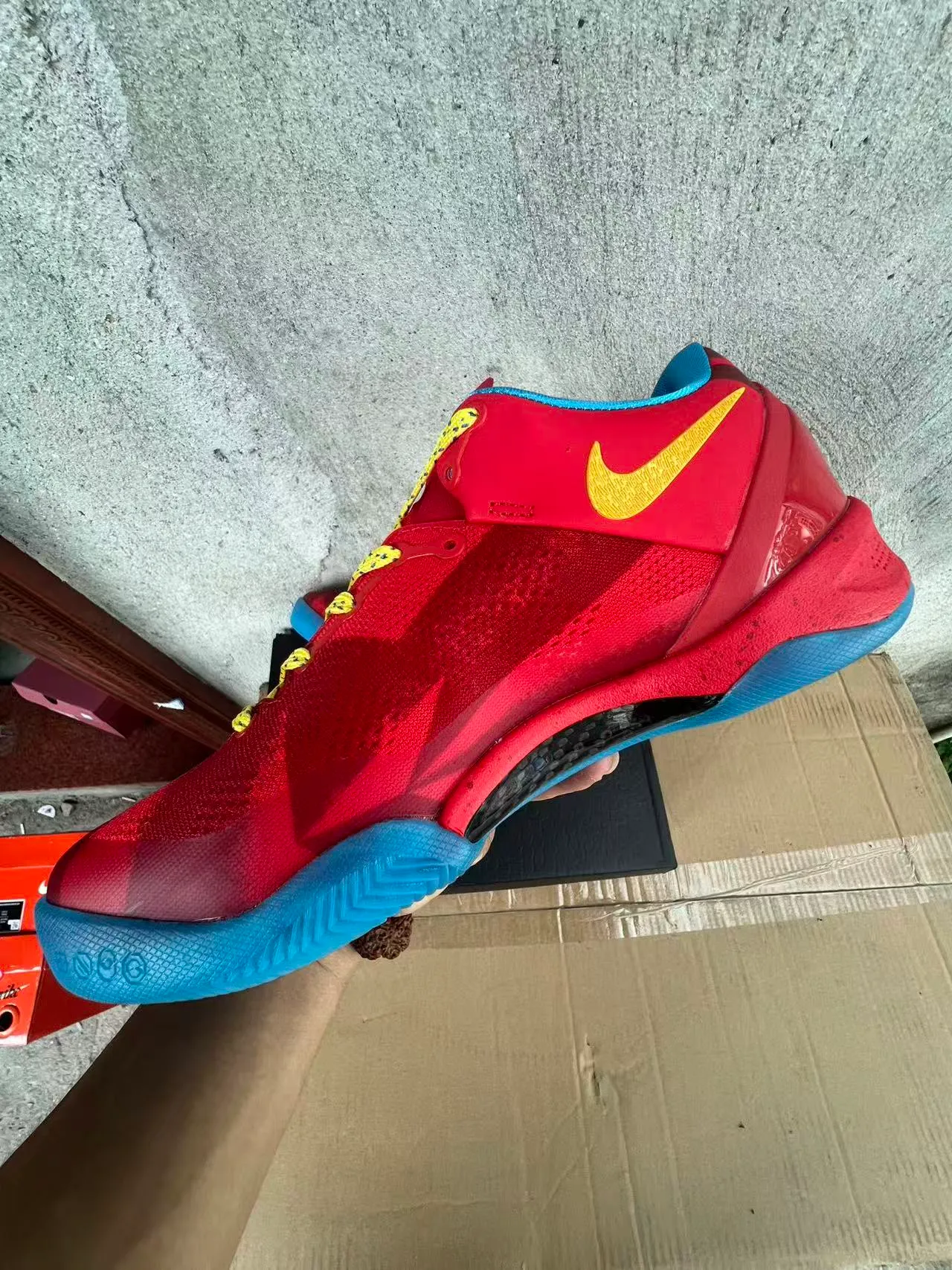 Nike Red Blue Low-Cut Knit Upper Layered Synthetic Overlays Basketball Shoes 7