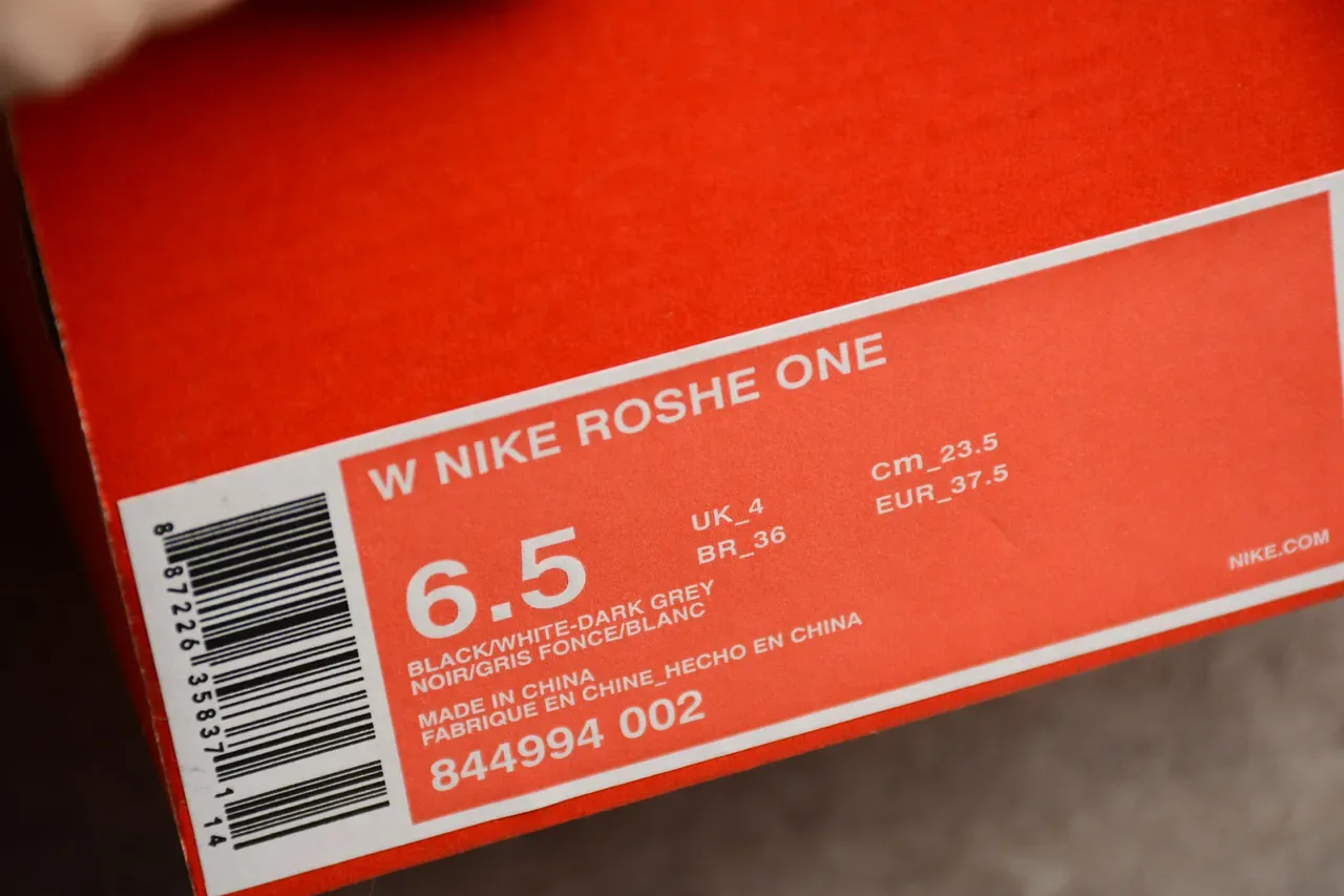 Nike Roshe One Black and White Lifestyle Sneakers 2