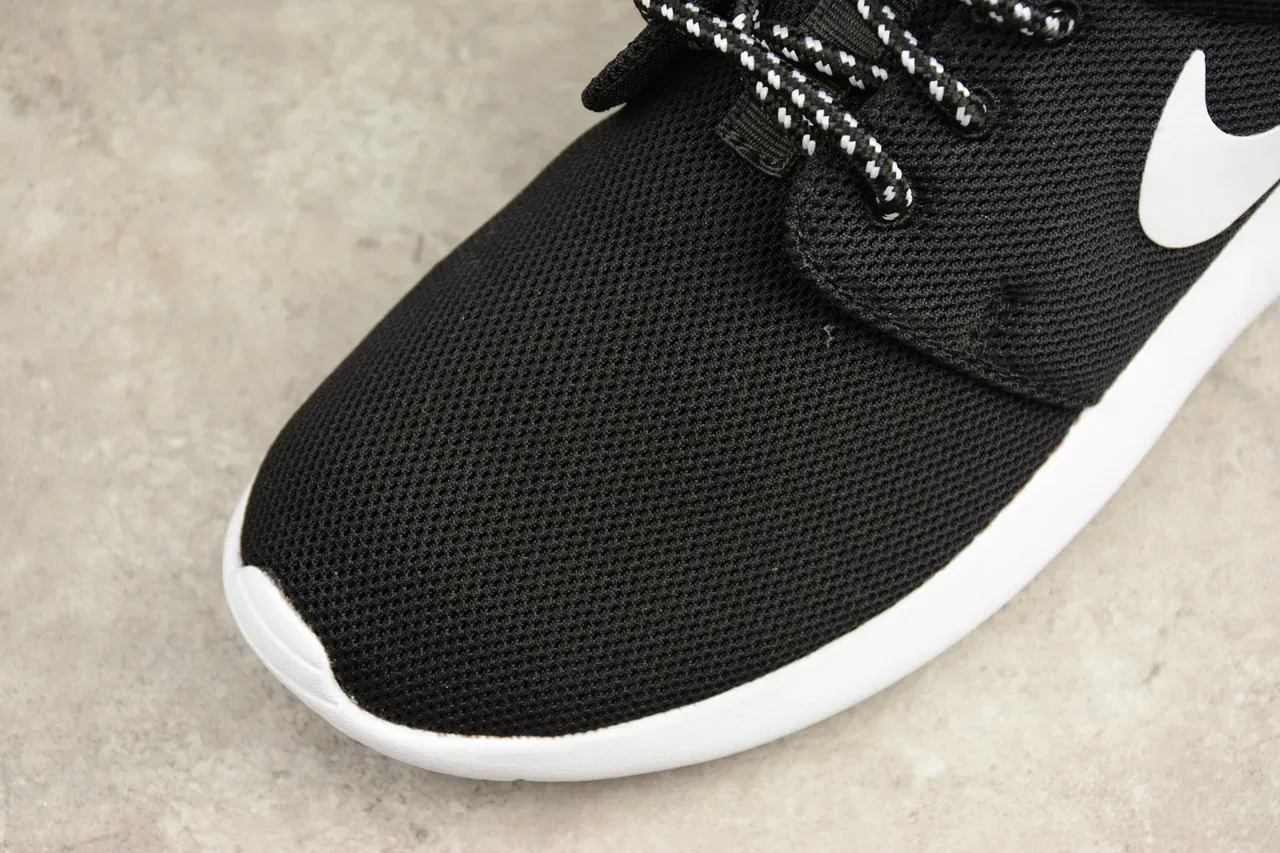 Nike Roshe One Black and White Lifestyle Sneakers 7