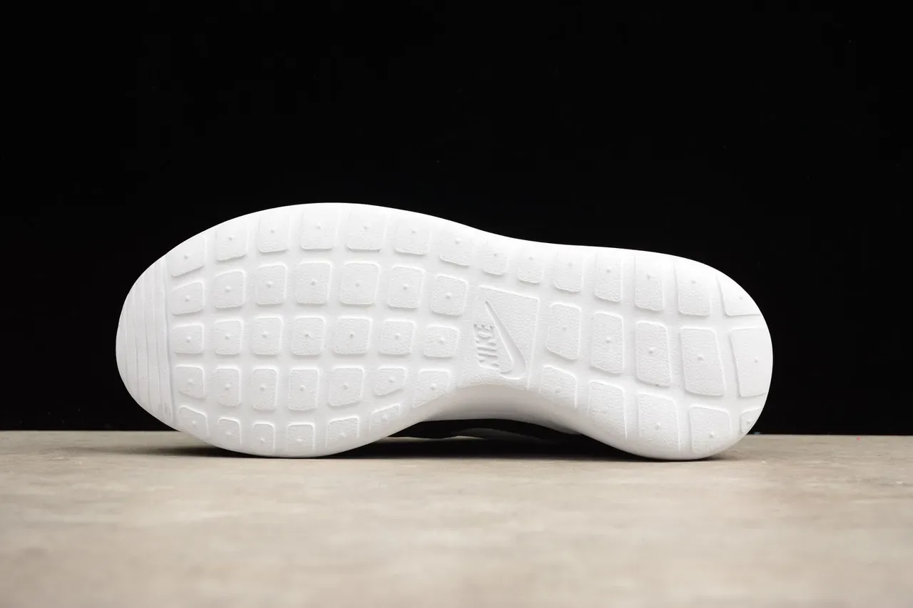 Nike Roshe One Black and White Lifestyle Sneakers 9