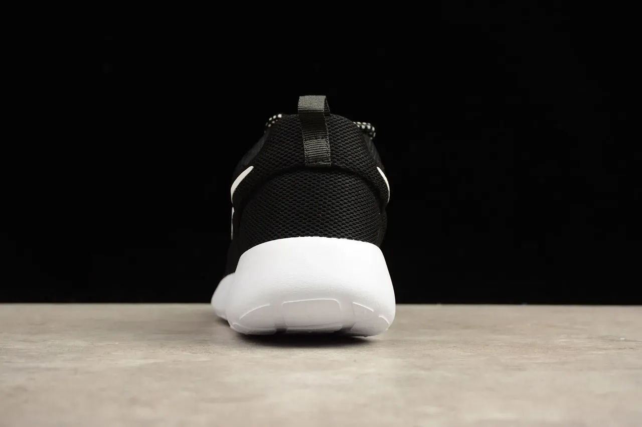 Nike Roshe One Black and White Lifestyle Sneakers 10