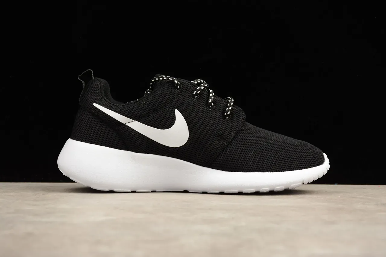 Nike Roshe One Black and White Lifestyle Sneakers 11